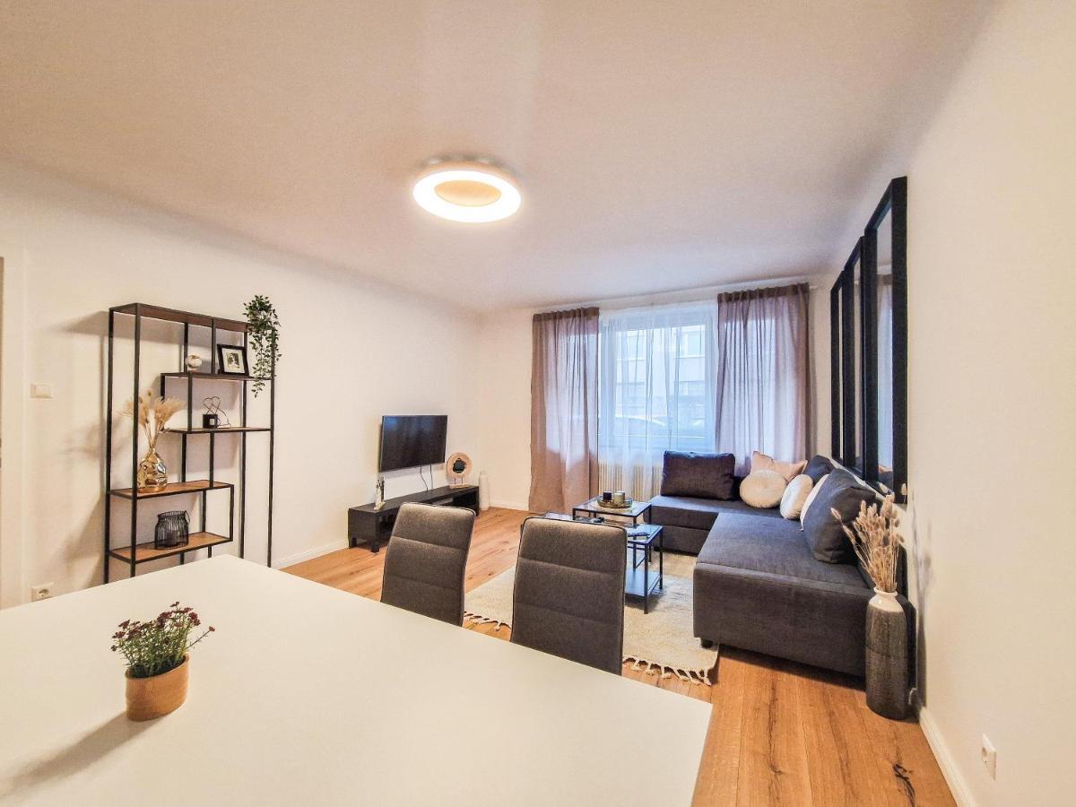 וינה Feelhome - Design Apartment - Kitchen - Kingbed - Smart Tv מראה חיצוני תמונה